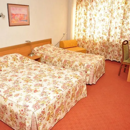 Hotel Plaza Family 3*